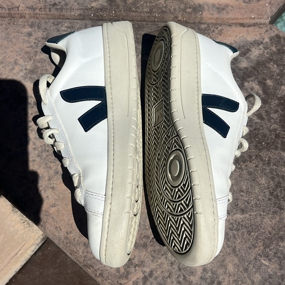 VEJA URCA CWL Sneakers - Picture 14 of 16